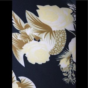 New Black Cream Floral Peachskin leggings OS PS